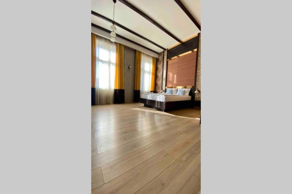Safari Royal Apartment 오라데아 외부 사진